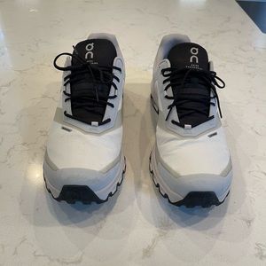 Cloudventure Waterproof
Glacier | Black
Size: 11.5 (Men's)